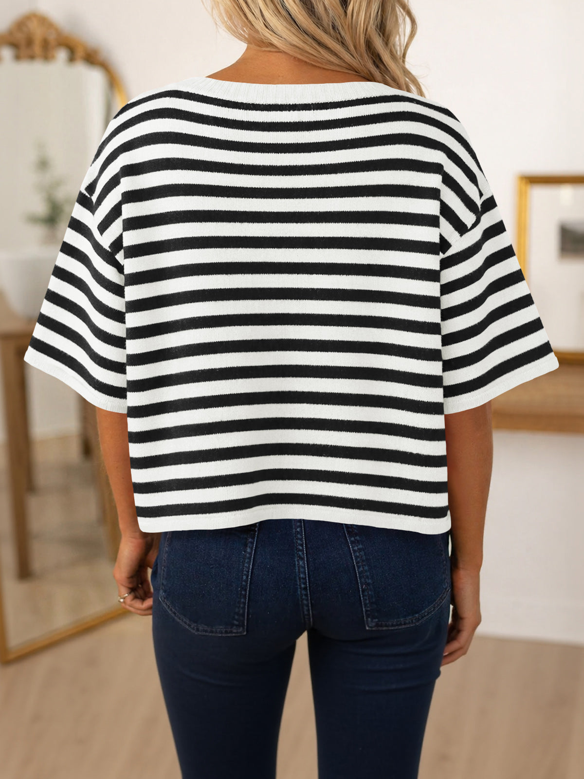 usvara Women Striped Cropped Cardigan