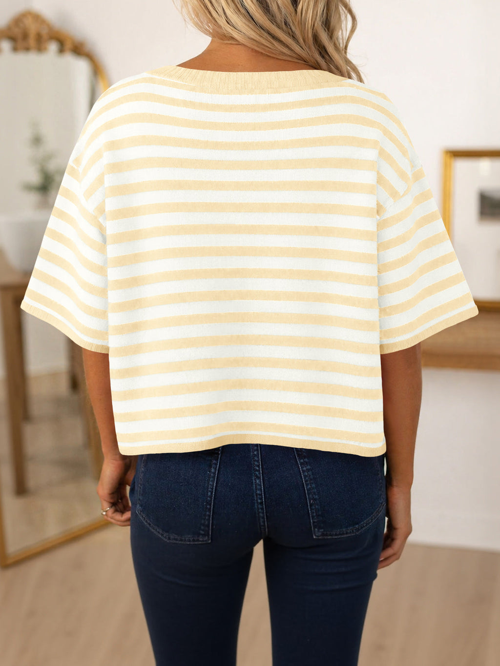 usvara Women Striped Cropped Cardigan