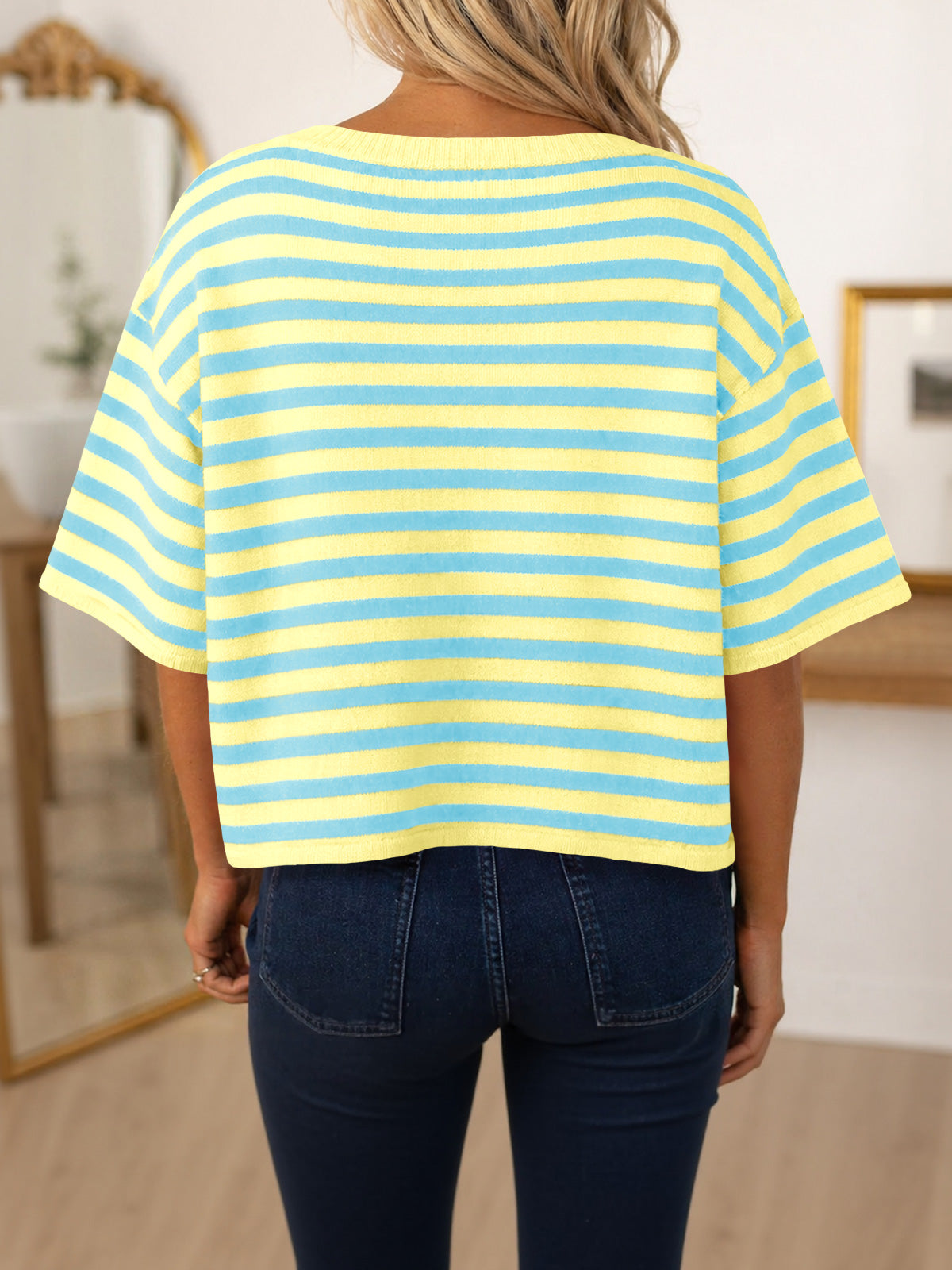 usvara Women Striped Cropped Cardigan